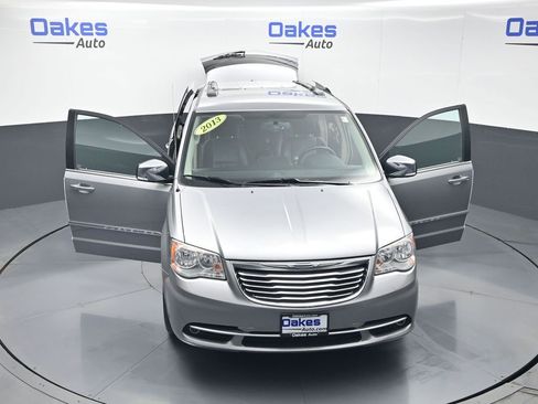 Used 2013 Chrysler Town & Country Touring-L w/ Driver Convenience Group FWD image 56