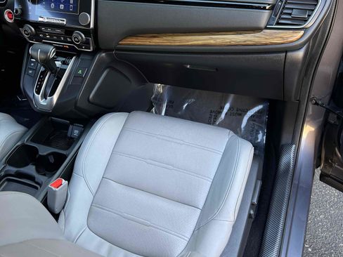 Used 2018 Honda CR-V Touring image 4