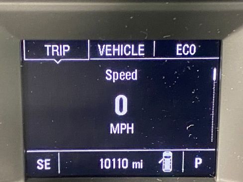 Used 2023 Chevrolet Equinox LS image 18