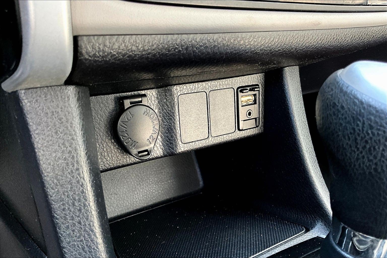 Used 2017 Toyota Corolla LE FWD image 13