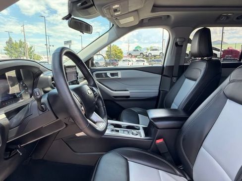 Used 2024 Ford Explorer XLT w/ Equipment Group 202A AWD/4WD image 24