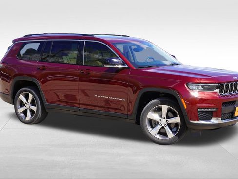 Certified 2022 Jeep Grand Cherokee L Limited AWD/4WD image 2