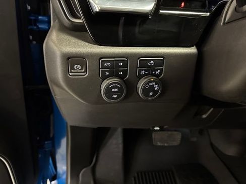 Used 2022 Chevrolet Silverado 1500 LT w/ Z71 Off-Road Package AWD/4WD image 48