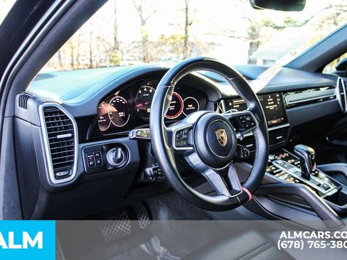 Used 2023 Porsche Cayenne Platinum Edition image 21
