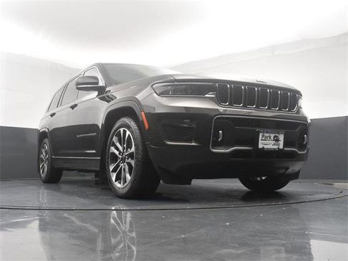 Certified 2022 Jeep Grand Cherokee L Overland w/ Luxury Tech Group IV image 18