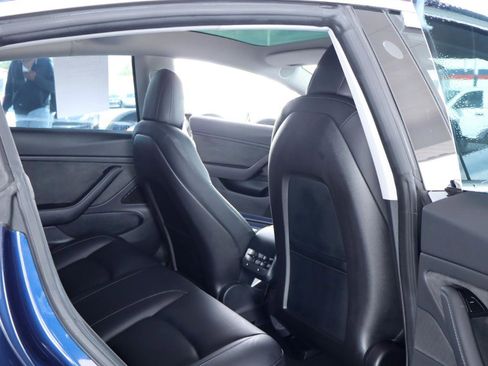 Used 2018 Tesla Model 3 Mid Range RWD image 31