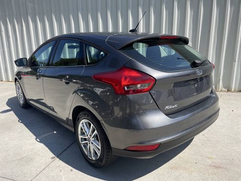 Used 2018 Ford Focus SE FWD image 5