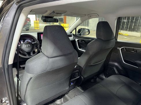 Certified 2022 Toyota RAV4 LE image 26