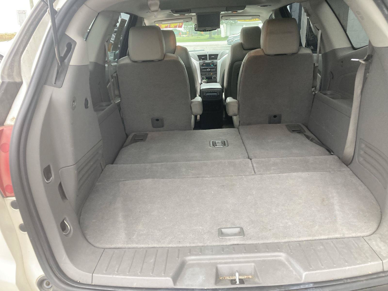Used 2011 Chevrolet Traverse LT w/ Personal Connectivity Package AWD/4WD image 19