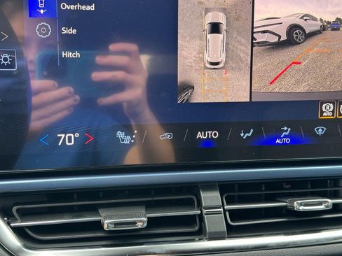 New 2026 Chevrolet Equinox EV LT image 15