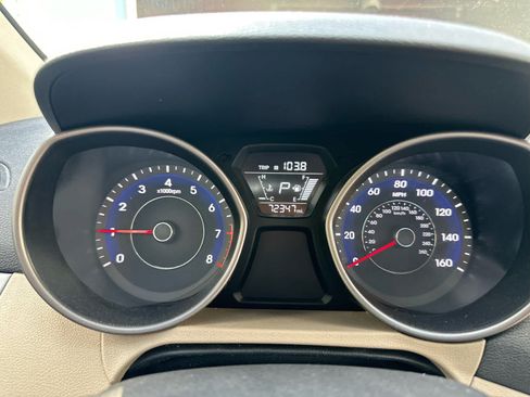 Used 2016 Hyundai Elantra SE FWD image 12
