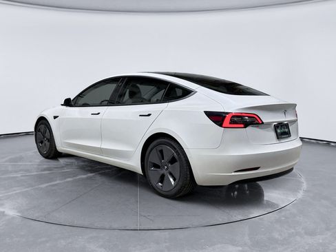 Used 2021 Tesla Model 3 Standard Range Plus RWD image 2