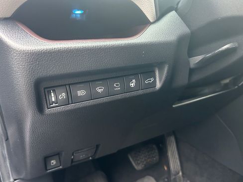 Used 2020 Toyota RAV4 Limited image 22