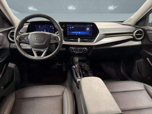 Used 2024 Chevrolet Trax ACTIV w/ Sunroof Package FWD image 15