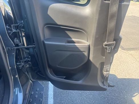 Used 2019 Chevrolet Colorado LT w/ LT Convenience Package AWD/4WD image 17
