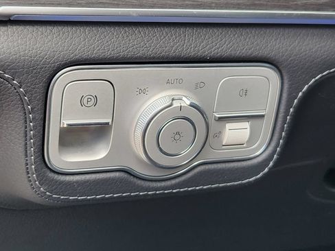 New 2026 Mercedes-Benz GLS 580 4MATIC image 22