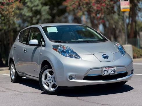 Used 2012 Nissan Leaf SL FWD image 2