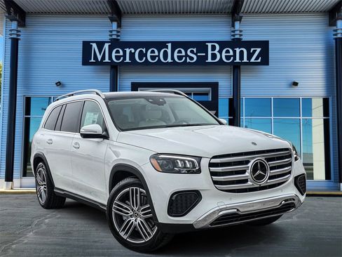 New 2026 Mercedes-Benz GLS 450 4MATIC image 1