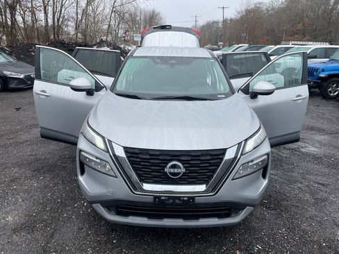 Used 2023 Nissan Rogue SV image 29