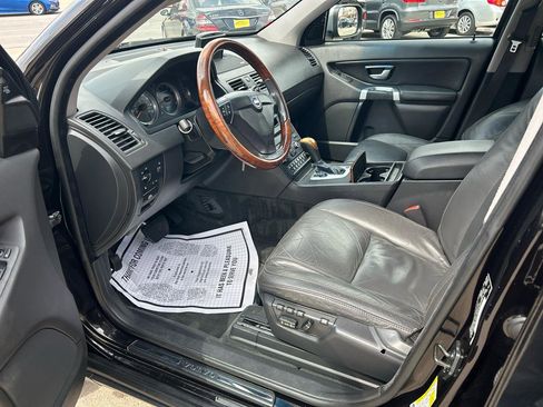 Used 2010 Volvo XC90 V8 image 10