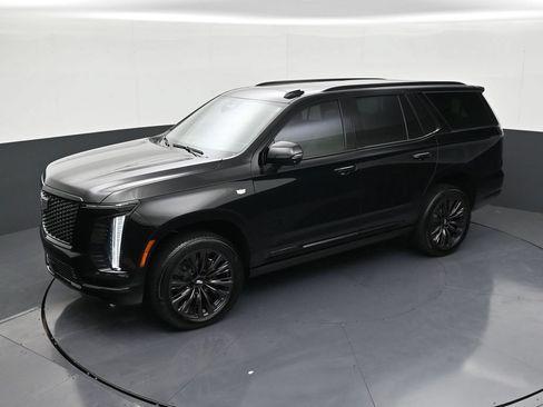 Used 2025 Cadillac Escalade Sport w/ LPO, ONYX Package AWD/4WD image 14