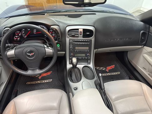 Used 2006 Chevrolet Corvette Coupe w/ Preferred Equipment Group RWD image 14