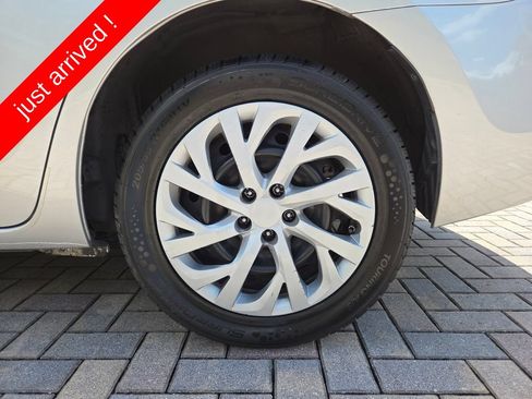 Used 2019 Toyota Corolla LE FWD image 19