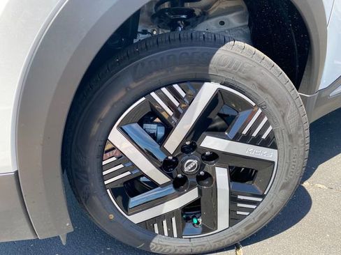 New 2026 Nissan Kicks SV FWD image 20