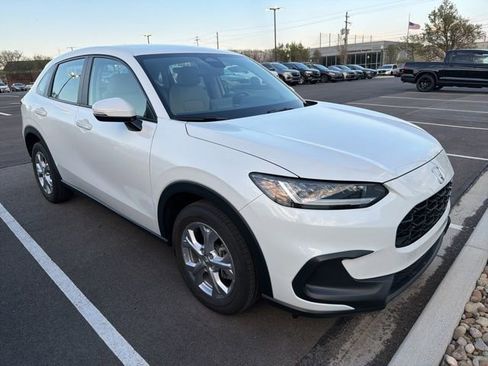 Used 2023 Honda HR-V LX image 4