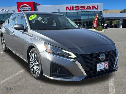 Used 2023 Nissan Altima 2.5 SV image 1