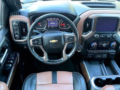 Used 2022 Chevrolet Silverado 3500 High Country w/ Technology Package AWD/4WD image 6