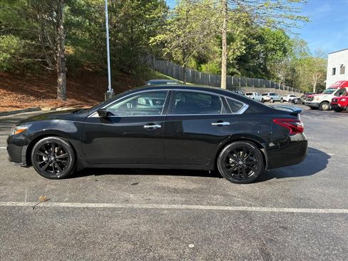 Used 2017 Nissan Altima 2.5 SR w/ Midnight Edition Package image 5