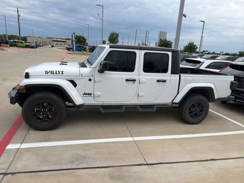 Used 2023 Jeep Gladiator Sport AWD/4WD image 1