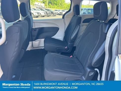 Used 2023 Chrysler Voyager LX FWD image 27