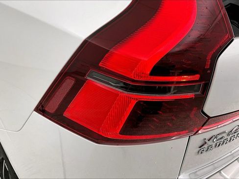 New 2026 Volvo XC60 B5 Ultra w/ Protection Package Premier image 39