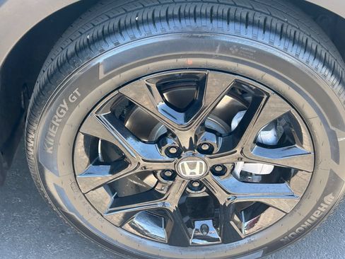 Used 2024 Honda HR-V Sport image 11