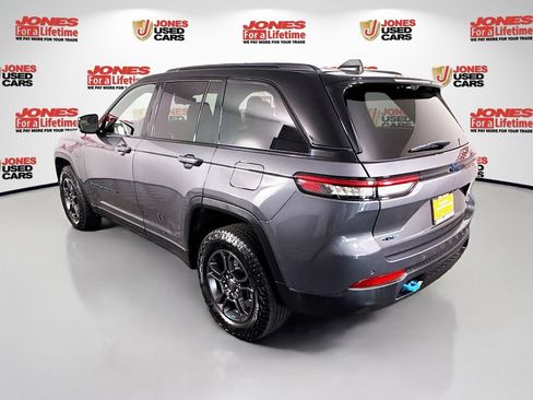 Used 2024 Jeep Grand Cherokee Trailhawk w/ Luxury Tech Group III AWD/4WD image 2