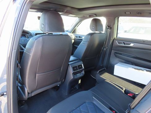 New 2026 Volkswagen Atlas Cross Sport SEL Premium R-Line AWD/4WD image 25