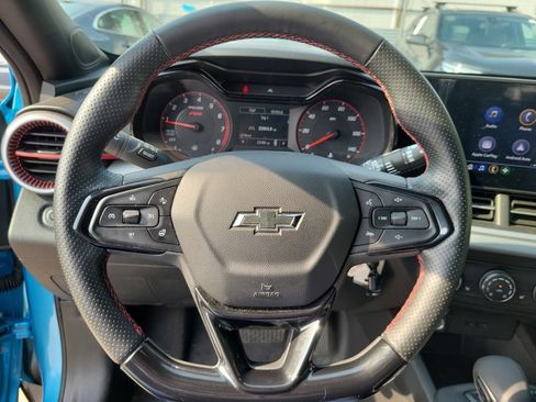 Used 2025 Chevrolet Trax RS w/ Driver Confidence Package FWD image 22
