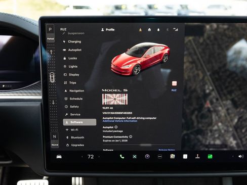 Used 2022 Tesla Model S Plaid image 32