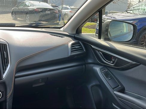 Certified 2022 Subaru Crosstrek 2.0i Premium w/ Moonroof Package AWD/4WD image 23