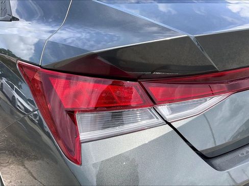 Used 2024 Hyundai Elantra SEL FWD image 20