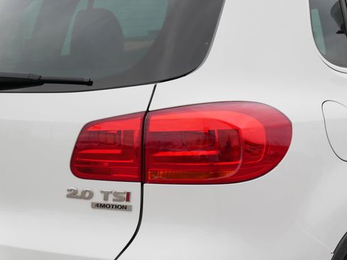 Used 2015 Volkswagen Tiguan SE AWD/4WD image 16