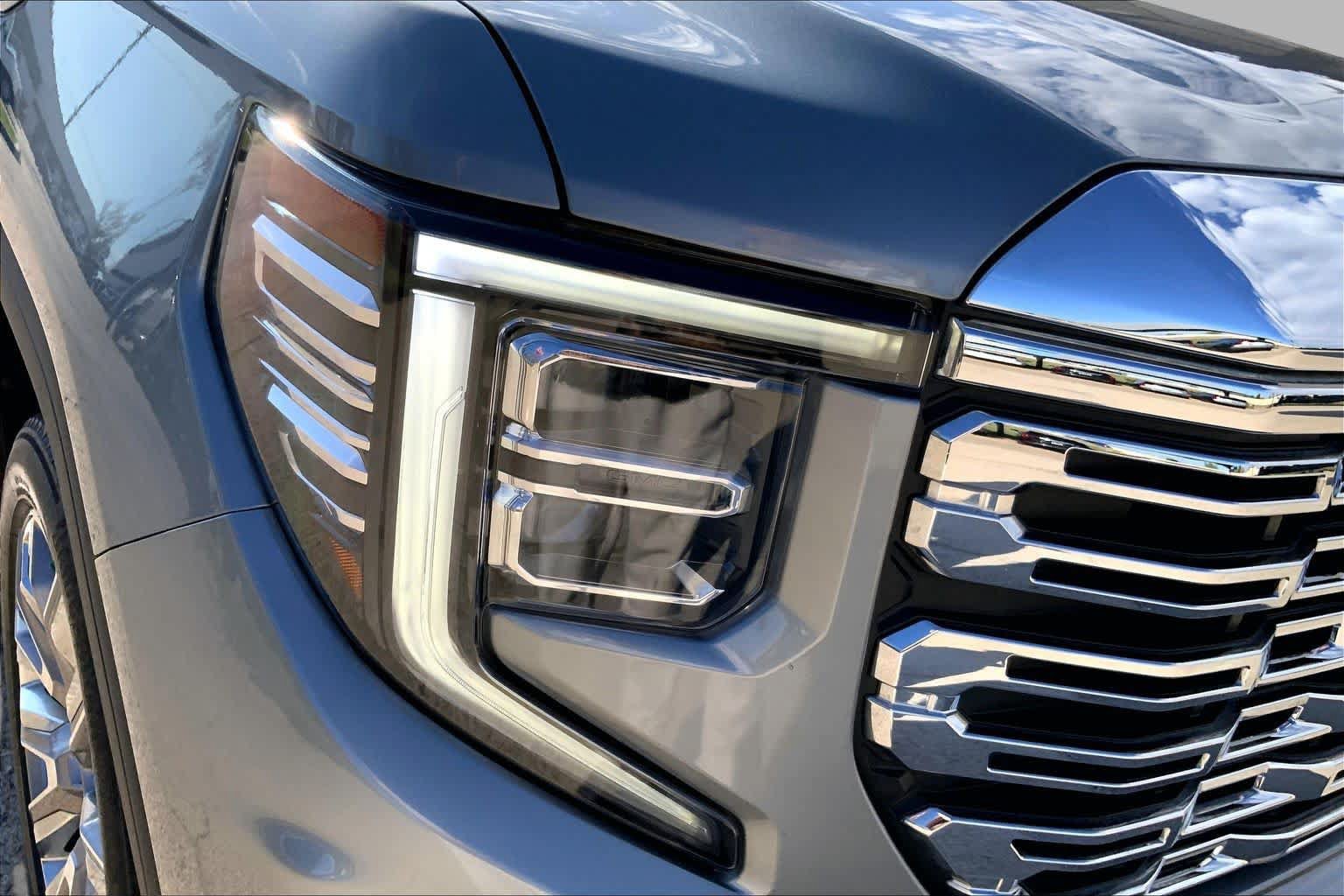 Used 2024 GMC Sierra 1500 Denali w/ Denali Reserve Package AWD/4WD image 26