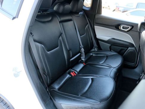 Used 2025 Jeep Compass Limited AWD/4WD image 30
