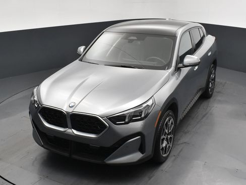 Used 2026 BMW X2 xDrive28i AWD/4WD image 17