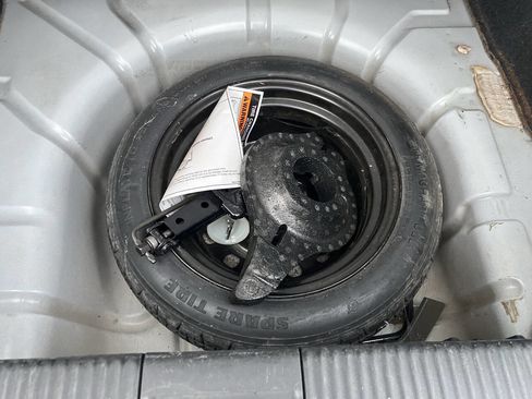 Used 2010 Ford Focus SE image 31