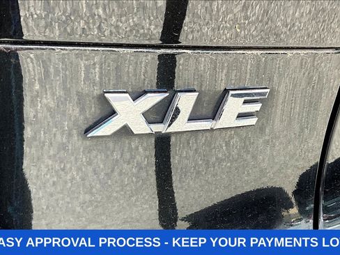 Used 2023 Toyota Venza XLE AWD/4WD image 29