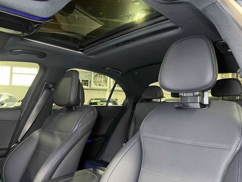 Used 2025 Mercedes-Benz C 300 4MATIC Sedan image 20