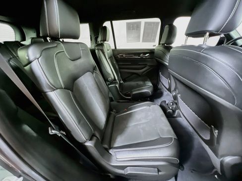Used 2023 Jeep Grand Cherokee L Laredo AWD/4WD image 27